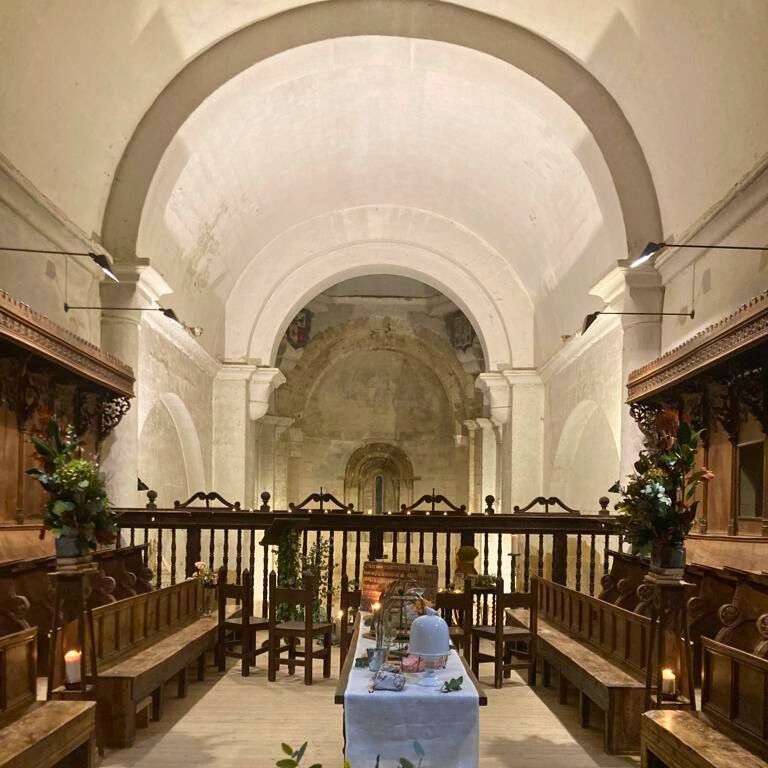 Iglesia y coro del monasterio en venta con proyecto de hotel